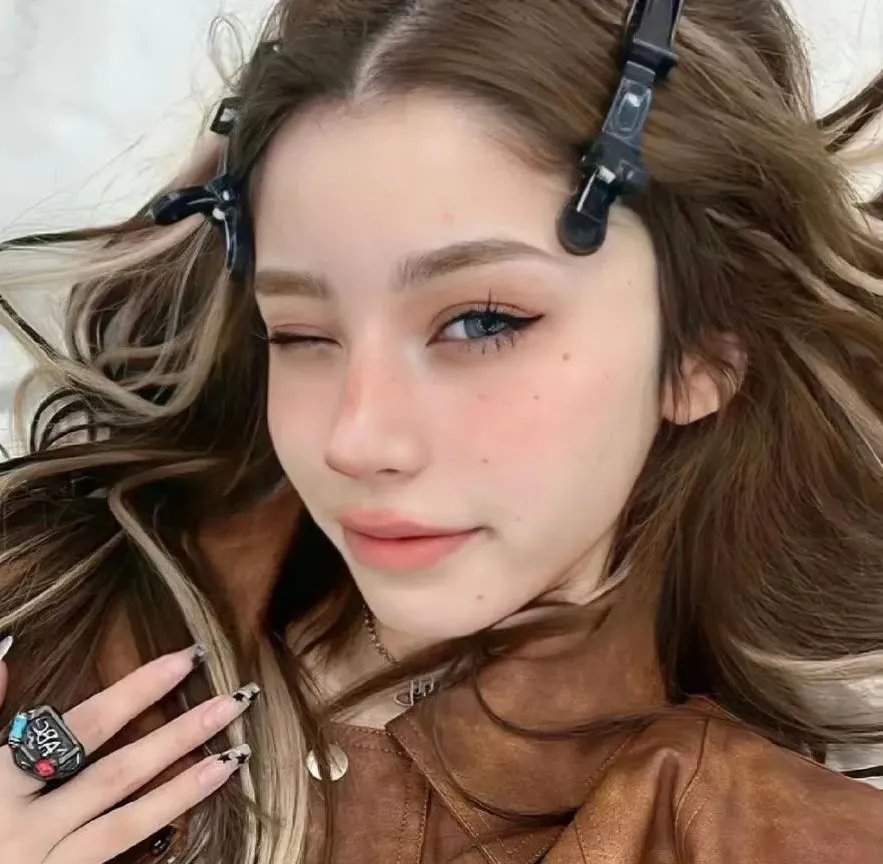 红楼梦第二部：黛玉葬花